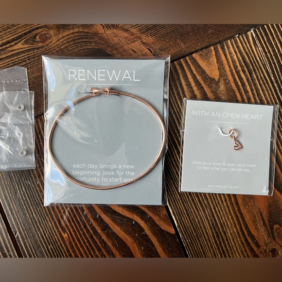 ORIGAMI OWL • rose gold teardrop bangle bracelet heart tag jewelry classy subtle - Picture 3 of 15